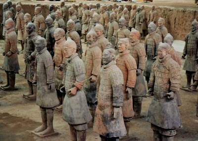 Guerreiros de Xian em terracota. Mausoléu do imperador Qin Shi Huang, 210-209 A.C.