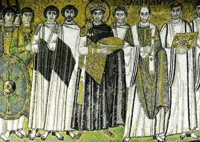 Justiniano e seu séquito. Basílica de São Vital, 546-548.