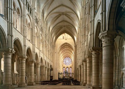 interior da Catedral de Notre Dame, Paris.
